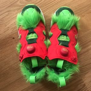Brand New Reebok instapump furry sneaker / us 6